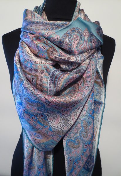 Hand made square shawl azalea bellagio