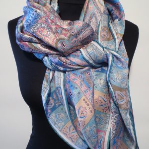 Hand made square shawl azalea bellagio