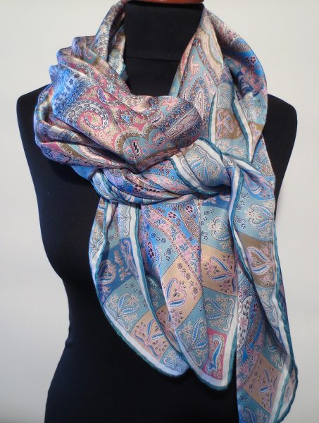 Hand made square shawl azalea bellagio